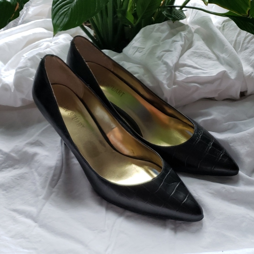 Pumps - Picture 2 of 4